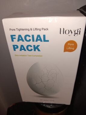 White Facial Pack – Pore Tightening & Lifting Mask